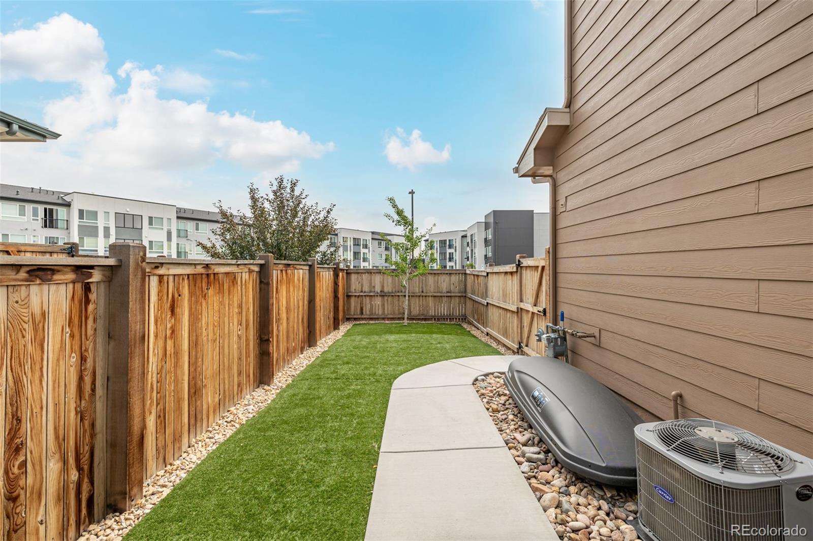 MLS Image #18 for 11577 e 26th avenue,denver, Colorado