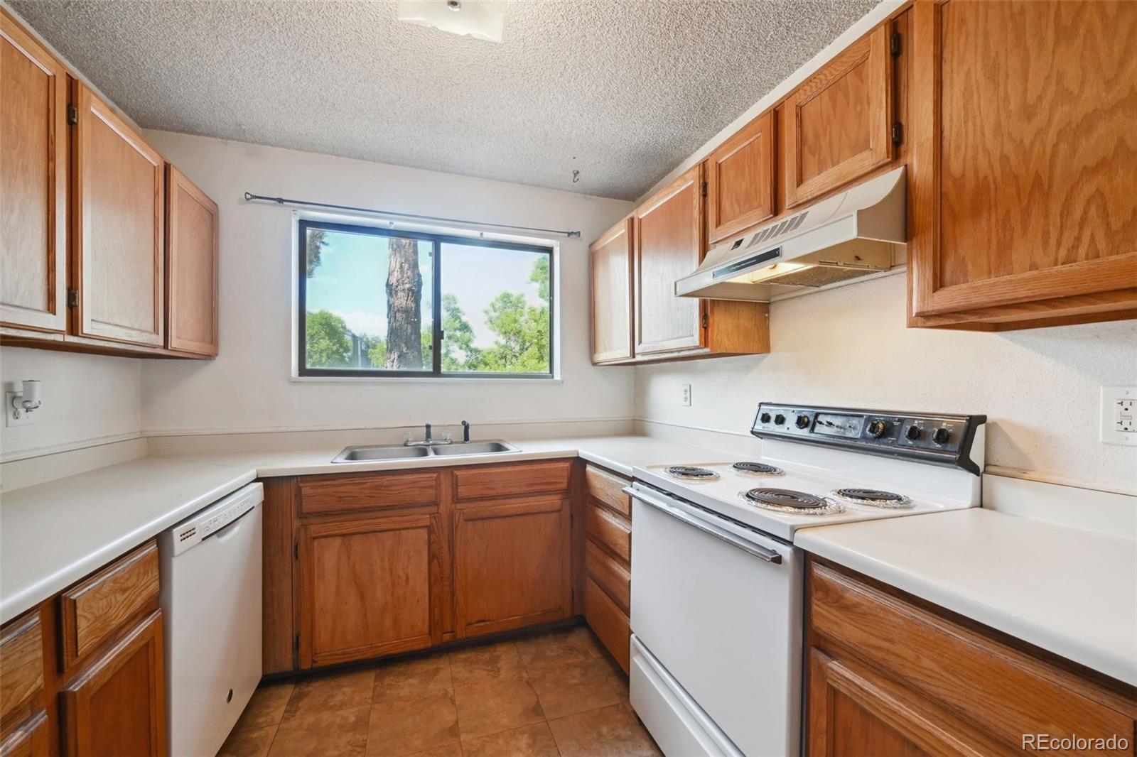 MLS Image #4 for 3526 s depew street 101,lakewood, Colorado