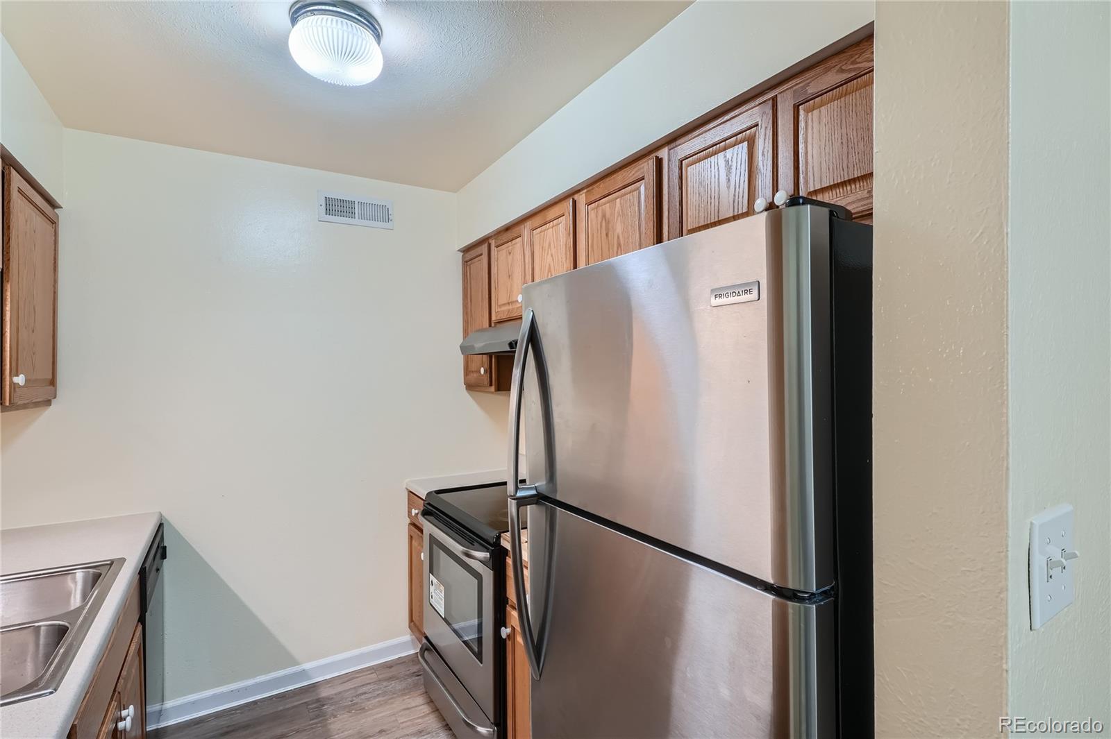 MLS Image #10 for 3643 s sheridan boulevard,denver, Colorado