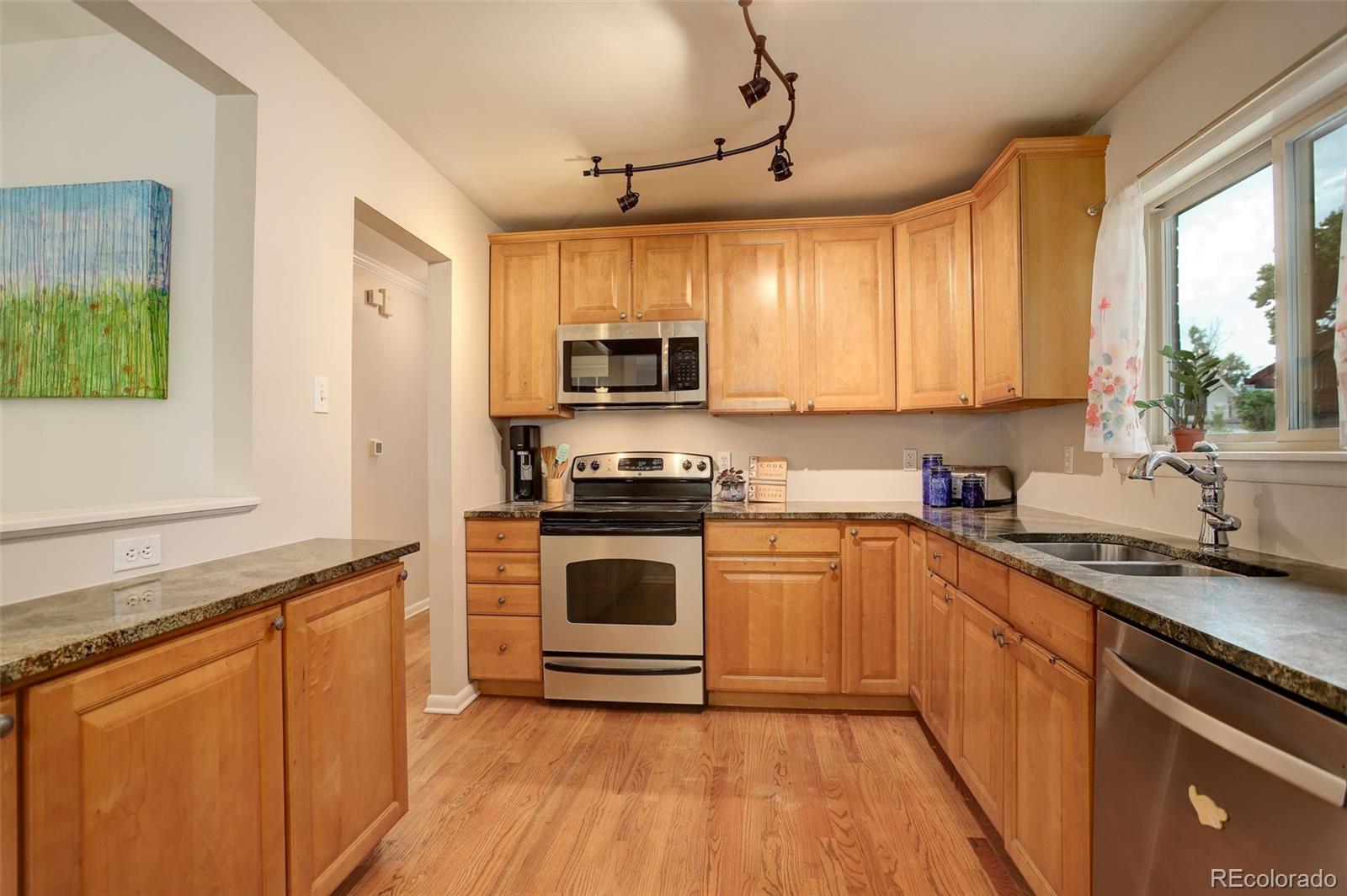 MLS Image #6 for 1634 s elm street,denver, Colorado