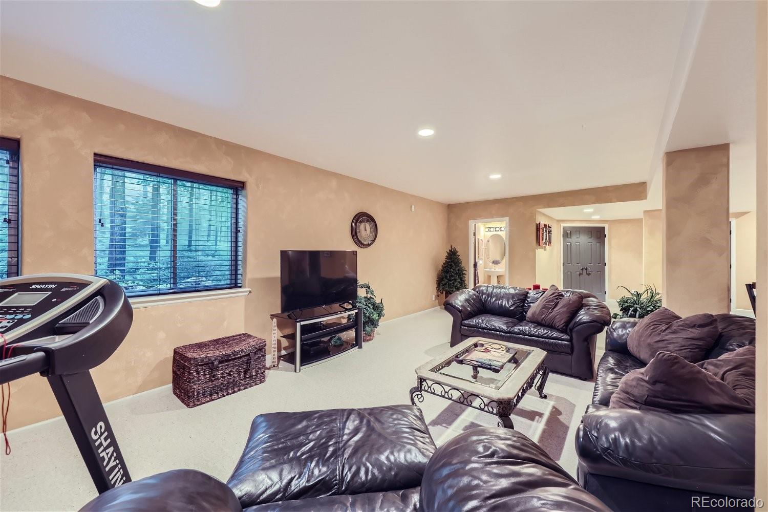 MLS Image #33 for 12735  home farm drive,denver, Colorado