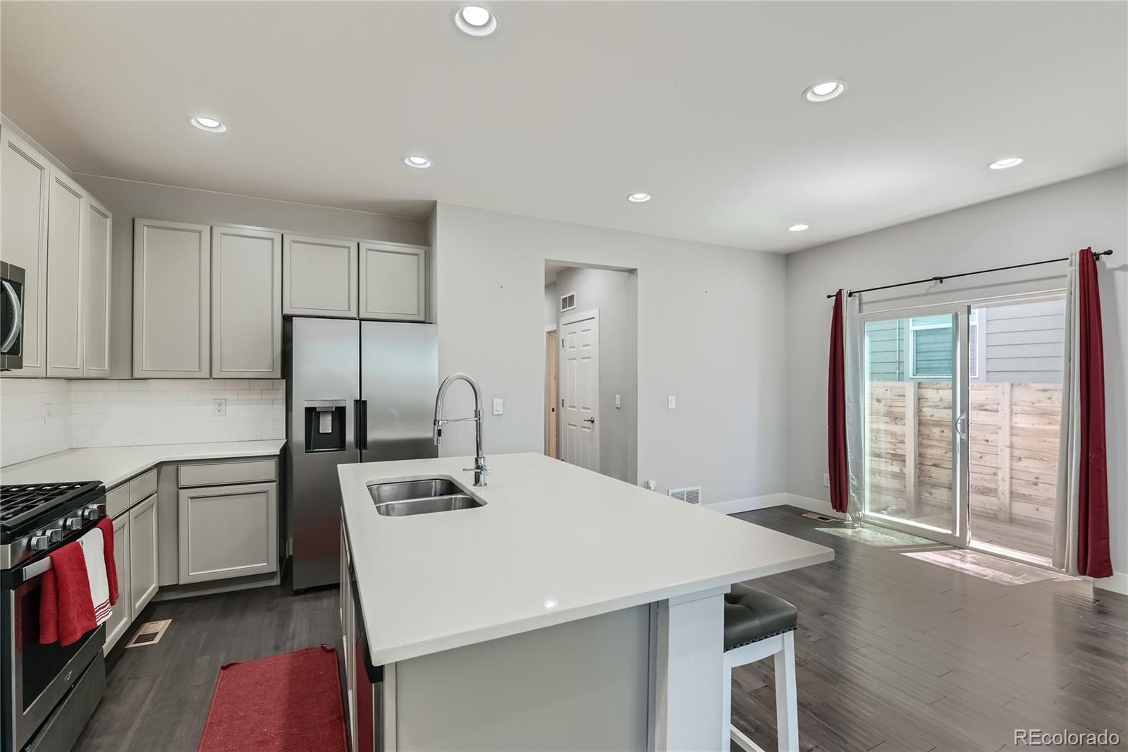 MLS Image #8 for 15847 e elk place,denver, Colorado