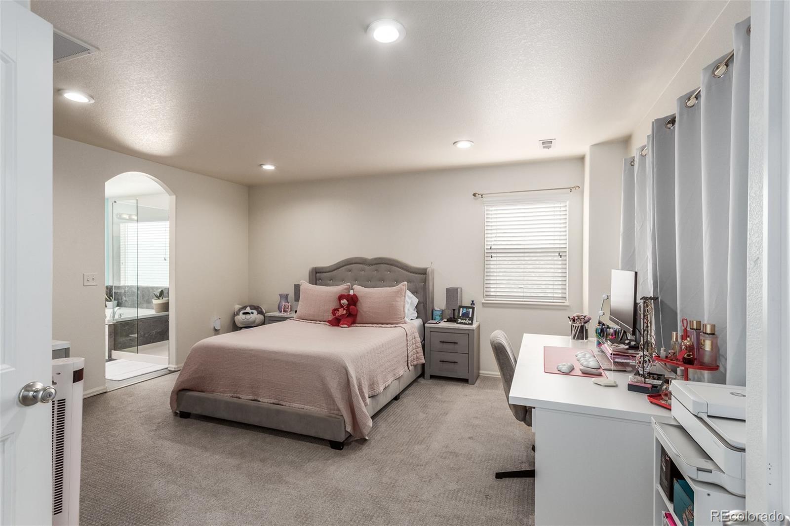 MLS Image #8 for 6087 n flanders street,aurora, Colorado