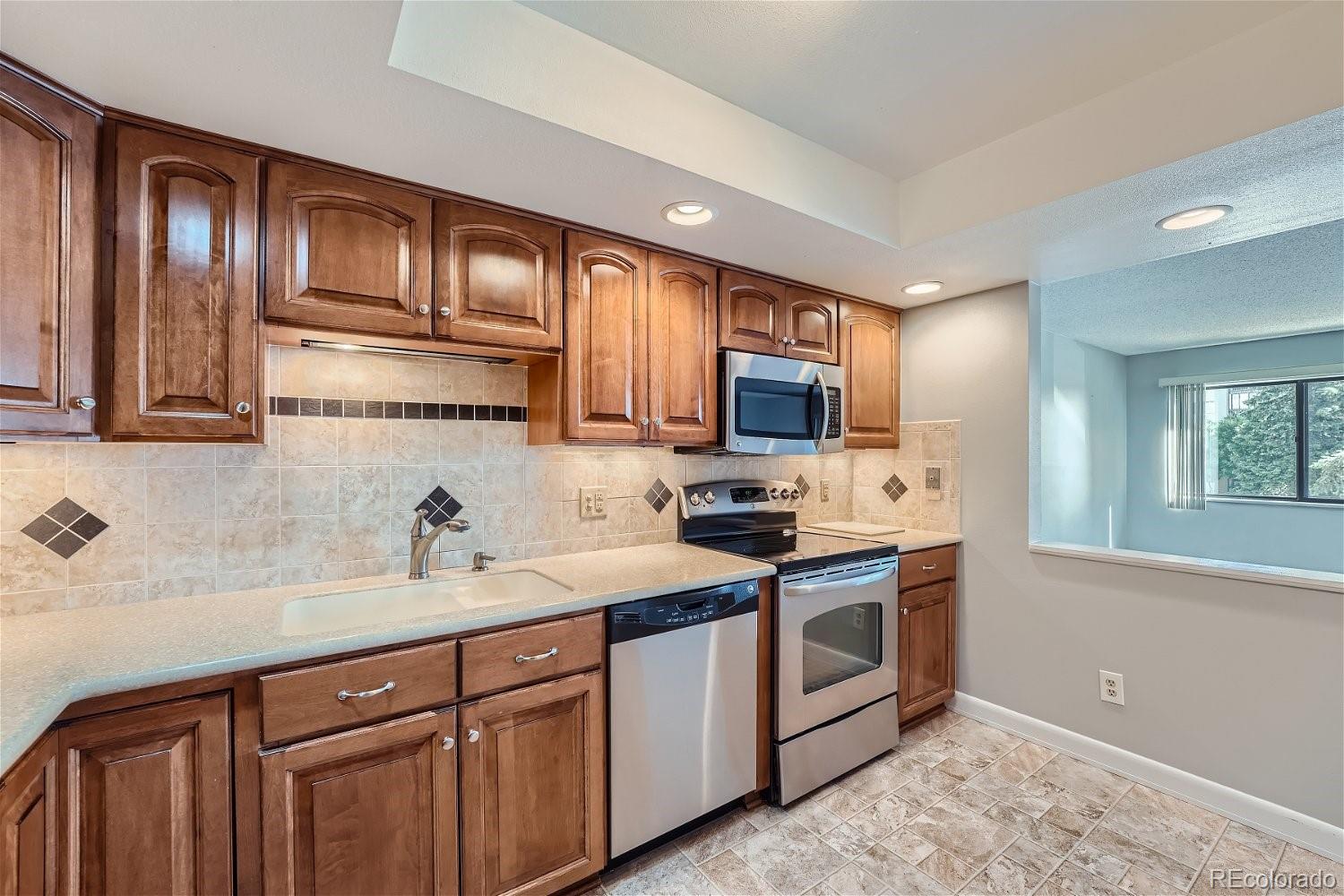 MLS Image #7 for 14001 e marina drive 212,aurora, Colorado