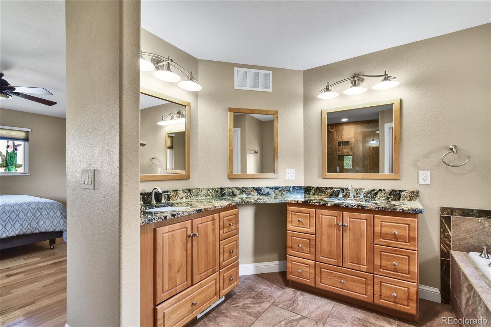 MLS Image #14 for 6523 s piney creek circle,centennial, Colorado