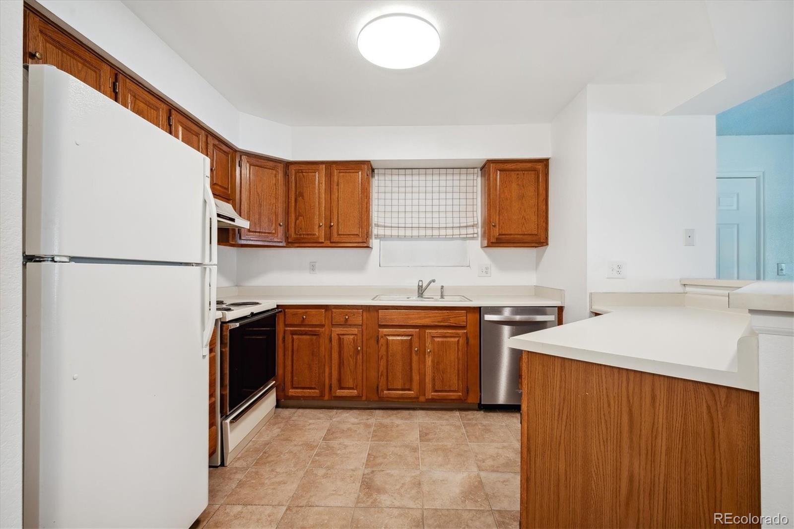 MLS Image #11 for 12024 w cross drive,littleton, Colorado