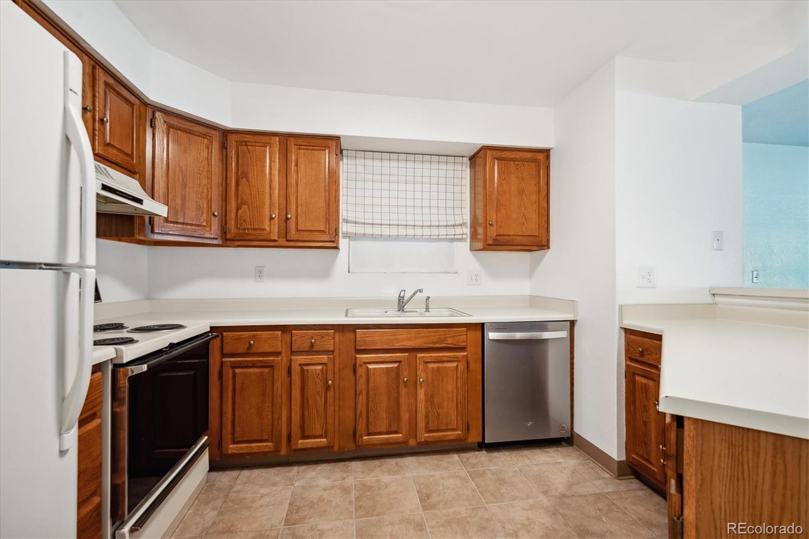 MLS Image #12 for 12024 w cross drive,littleton, Colorado