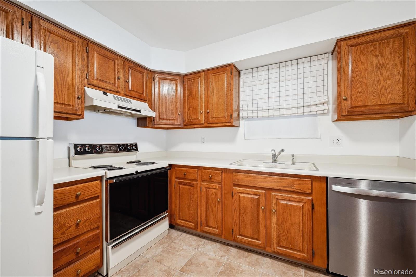 MLS Image #13 for 12024 w cross drive,littleton, Colorado