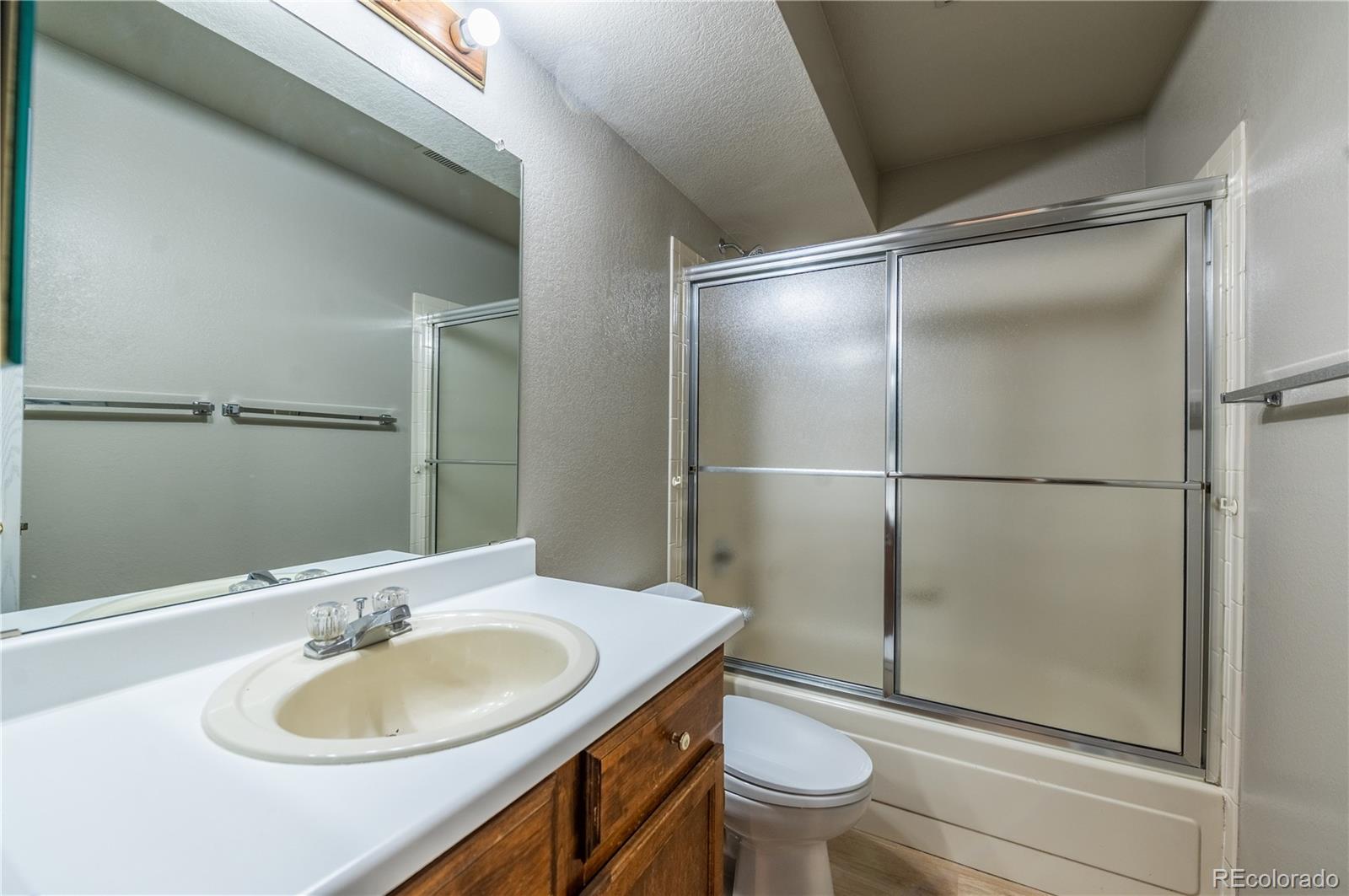 MLS Image #12 for 14991 e elk place,denver, Colorado