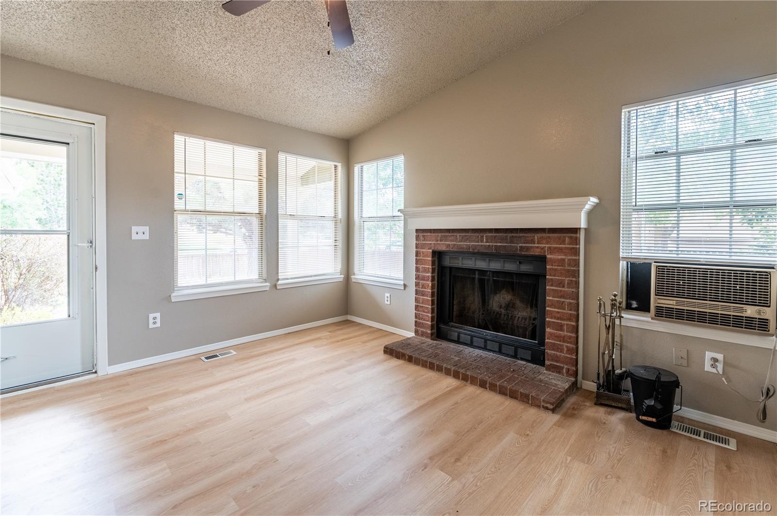 MLS Image #6 for 14991 e elk place,denver, Colorado