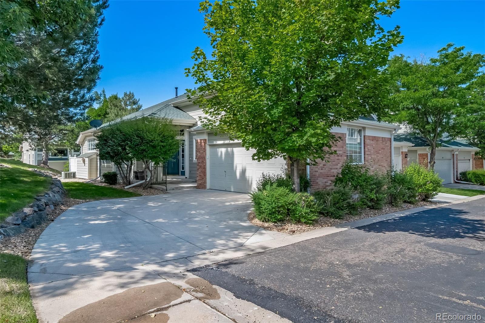 MLS Image #2 for 2625 s tucson way,aurora, Colorado