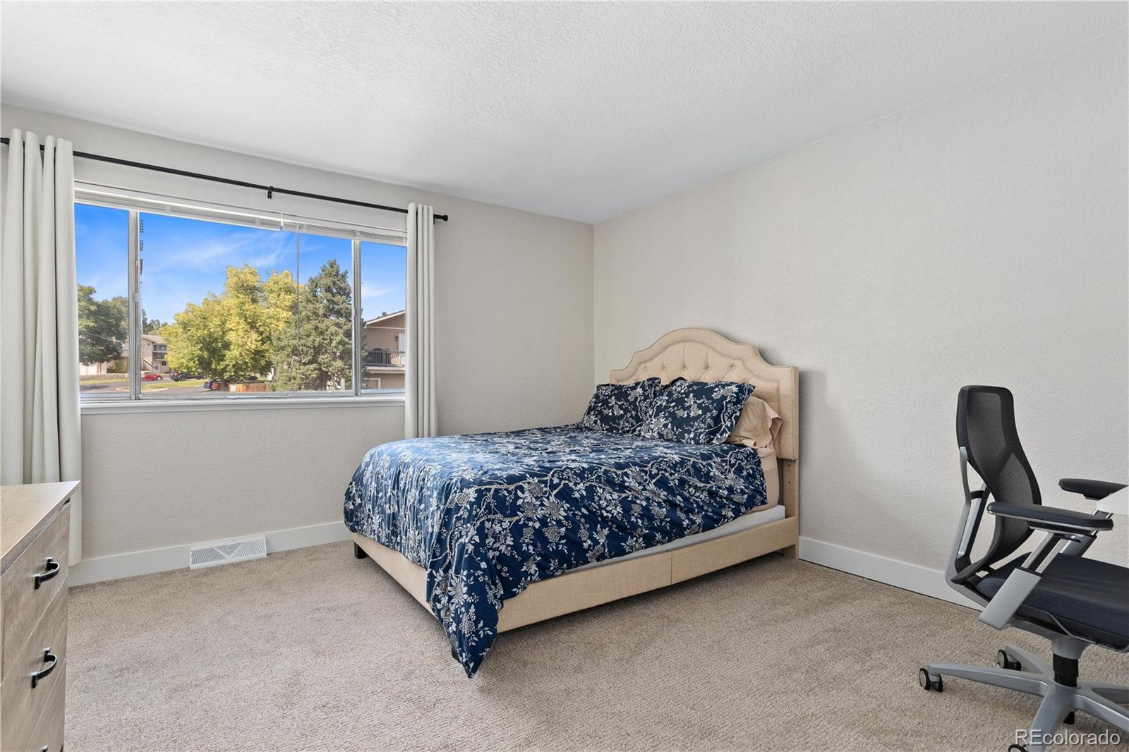 MLS Image #13 for 2288  coronado parkway,denver, Colorado