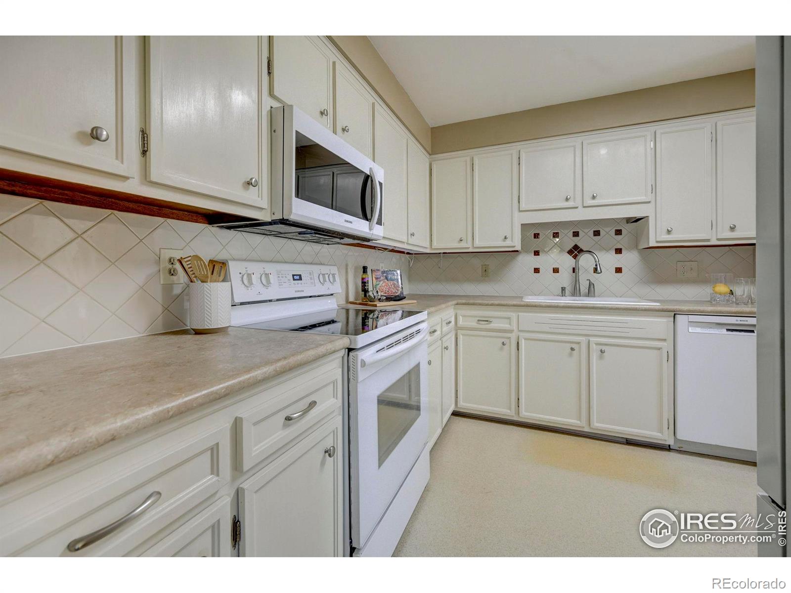 MLS Image #5 for 2817  wakonda drive,fort collins, Colorado