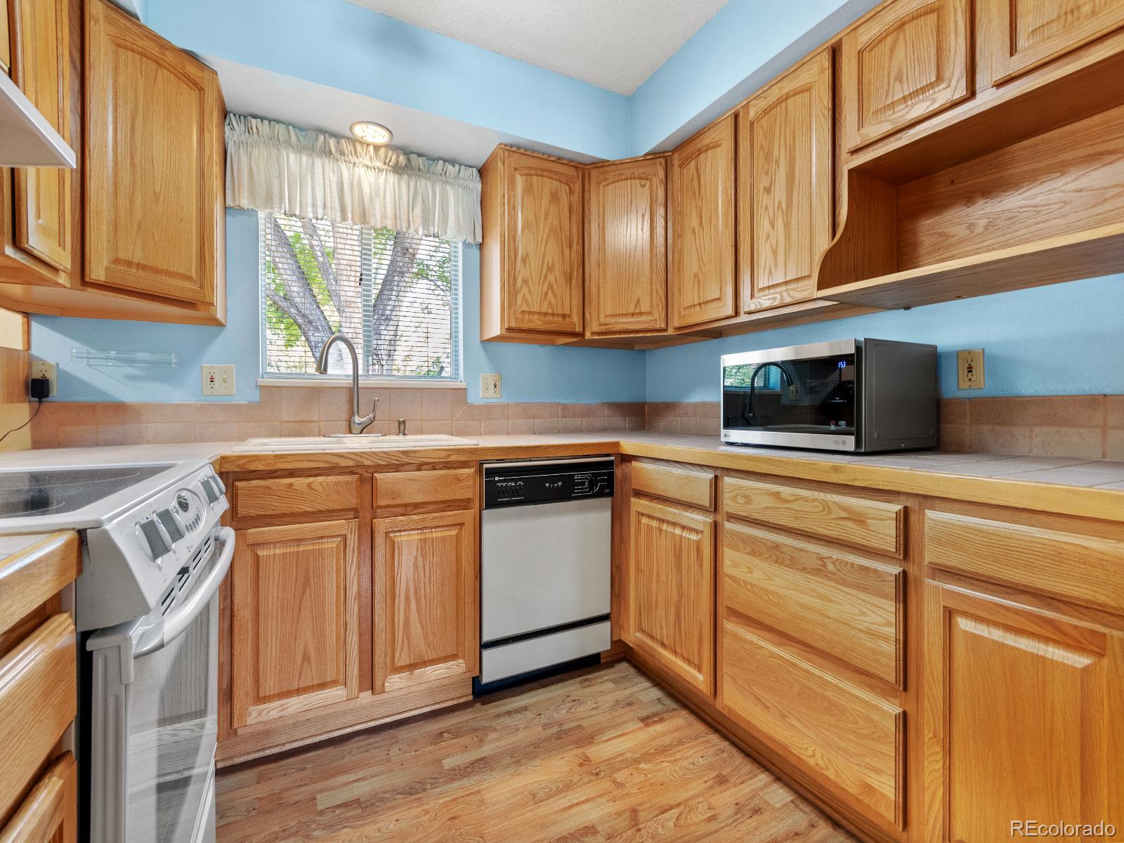 MLS Image #11 for 6416 s ingalls street,littleton, Colorado