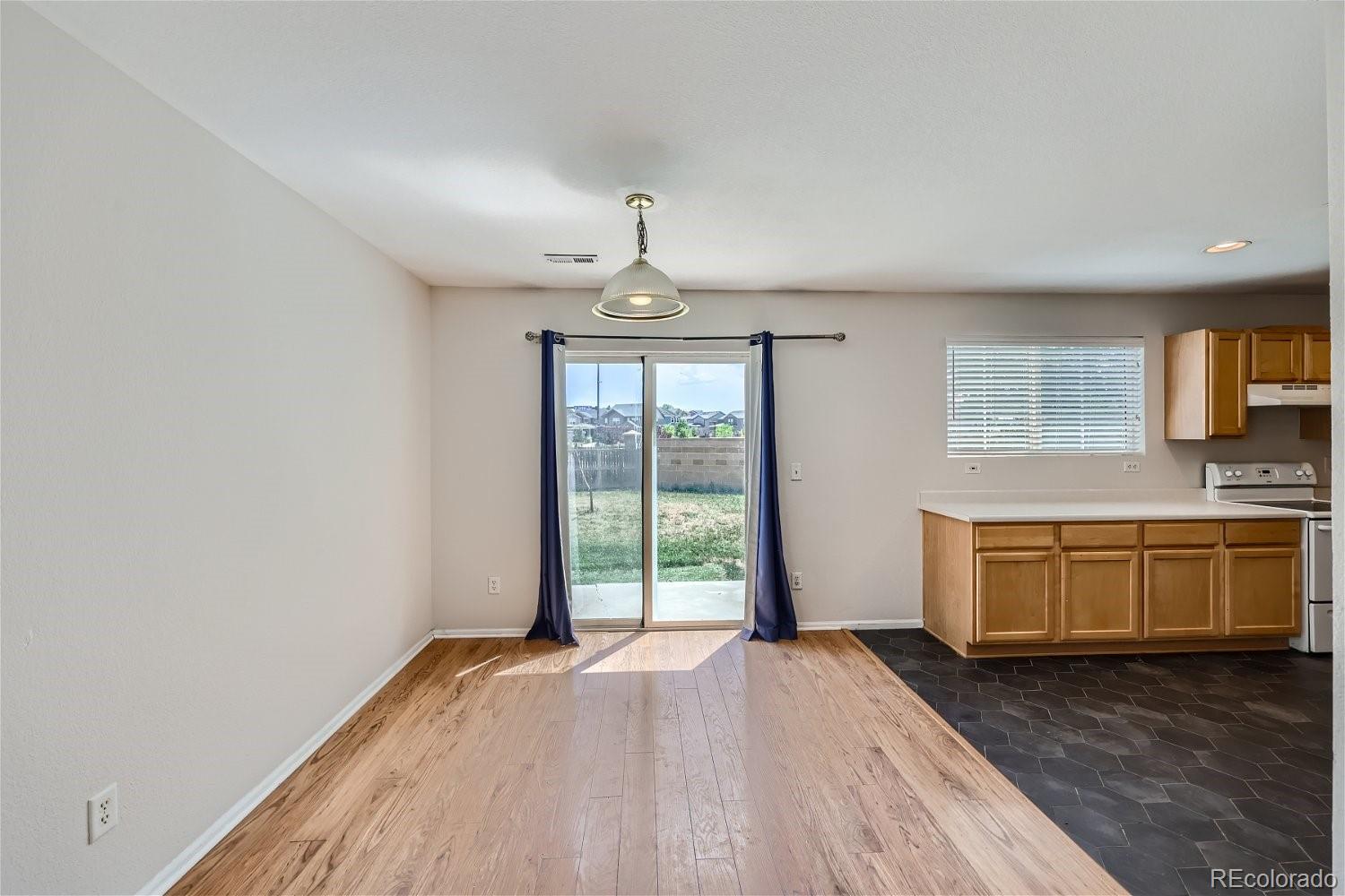 MLS Image #5 for 8090 s kittredge court,englewood, Colorado