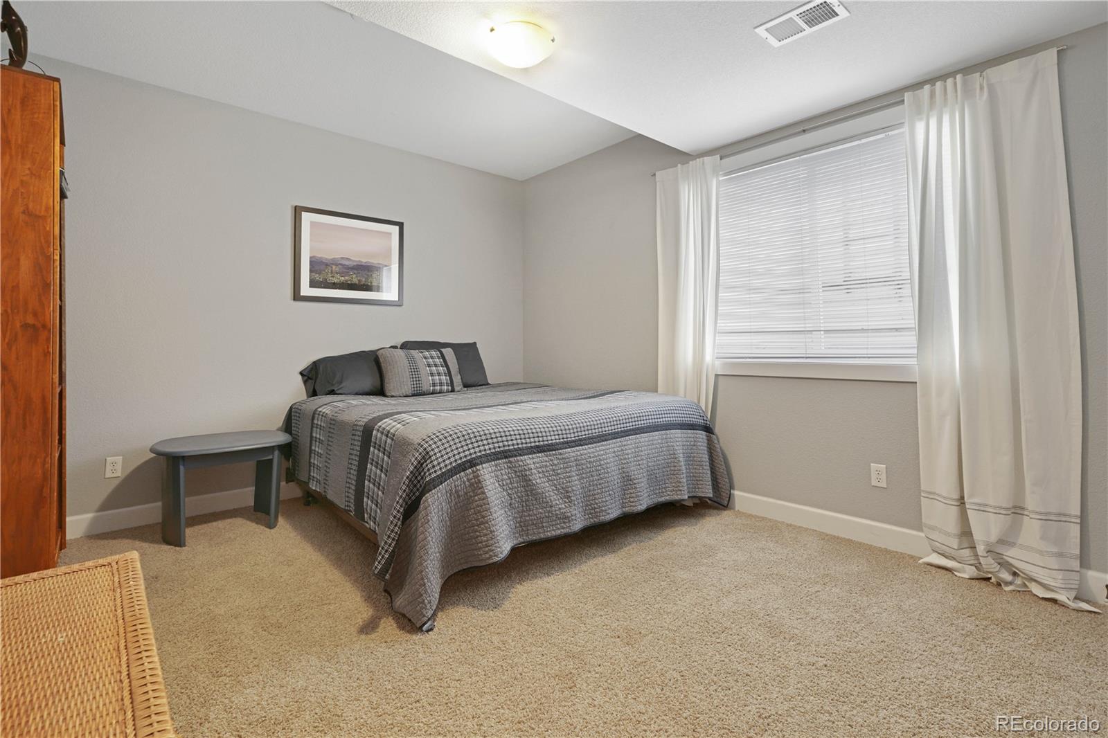 MLS Image #28 for 7922 e 6th place,denver, Colorado