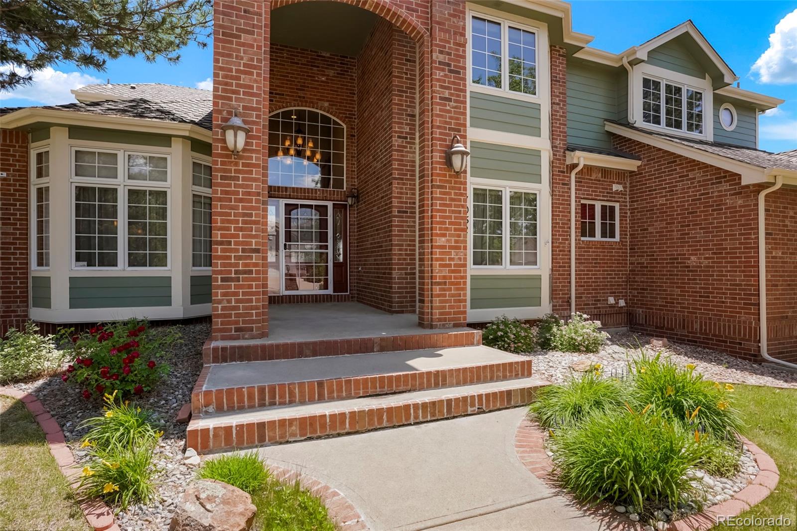 MLS Image #2 for 7052  secrest court,arvada, Colorado