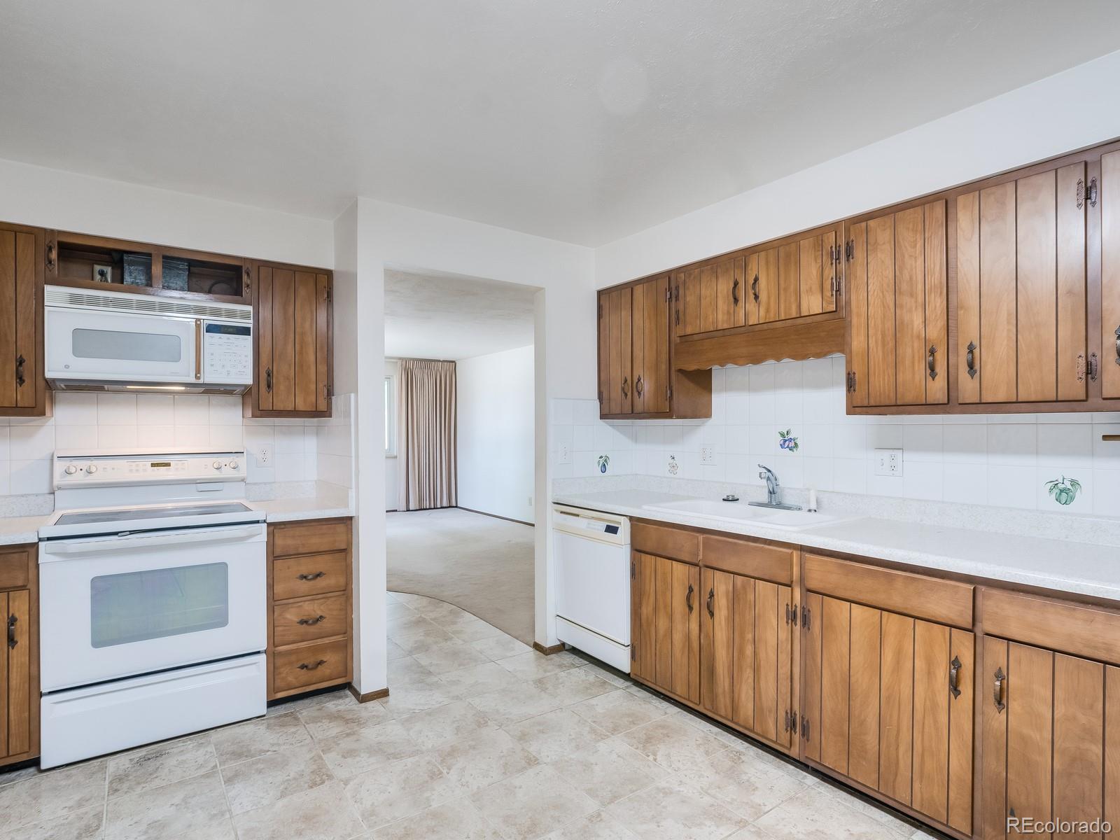 MLS Image #5 for 9196 w asbury drive,lakewood, Colorado