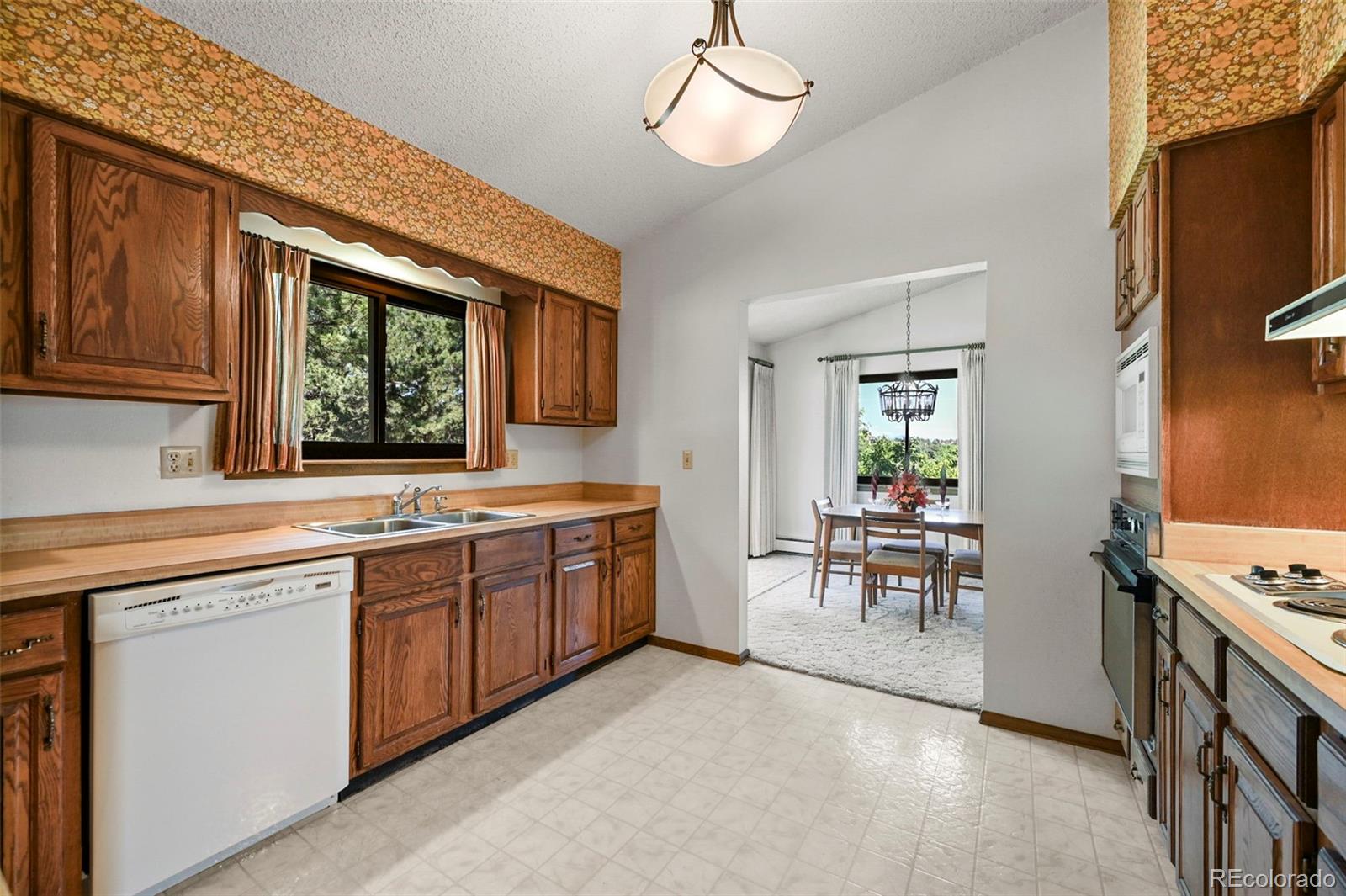 MLS Image #11 for 4195  mcpherson avenue,colorado springs, Colorado