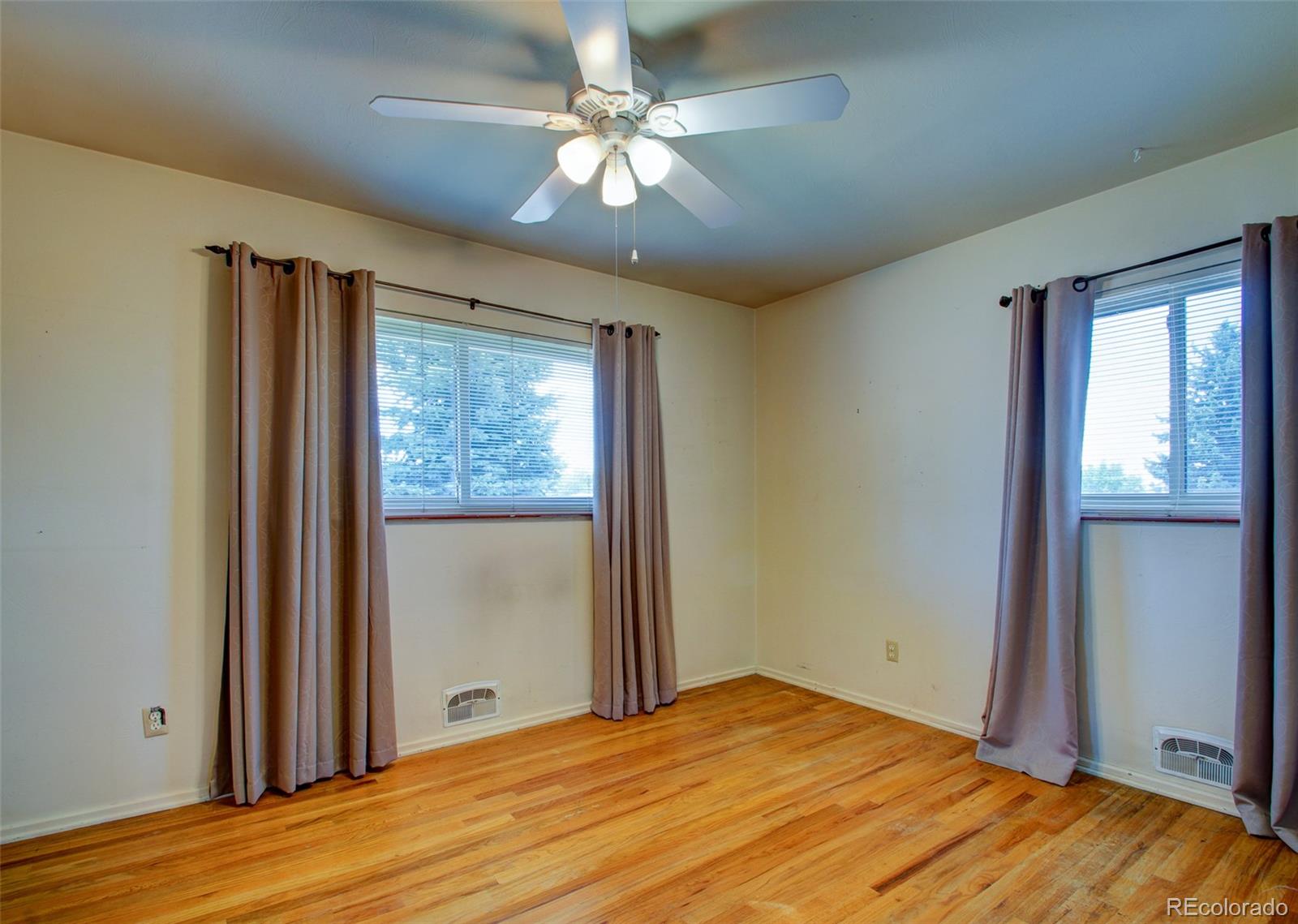 MLS Image #9 for 2713 s vrain street,denver, Colorado