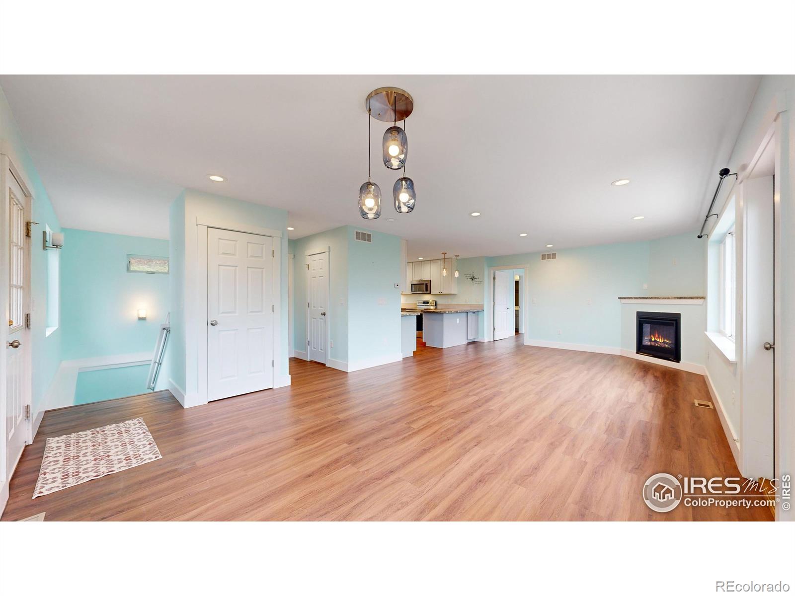 MLS Image #15 for 922  easton road,lyons, Colorado