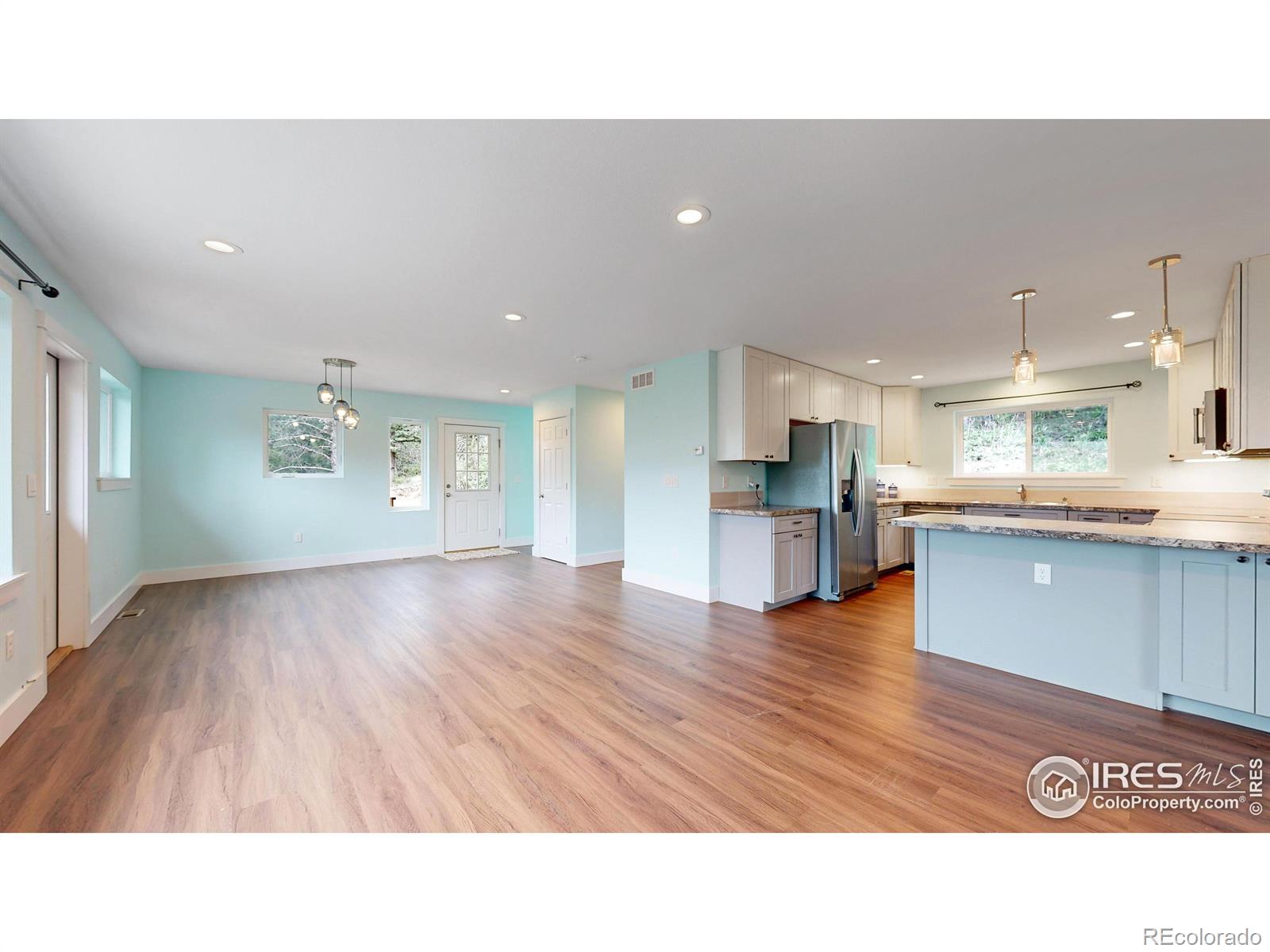 MLS Image #3 for 922  easton road,lyons, Colorado