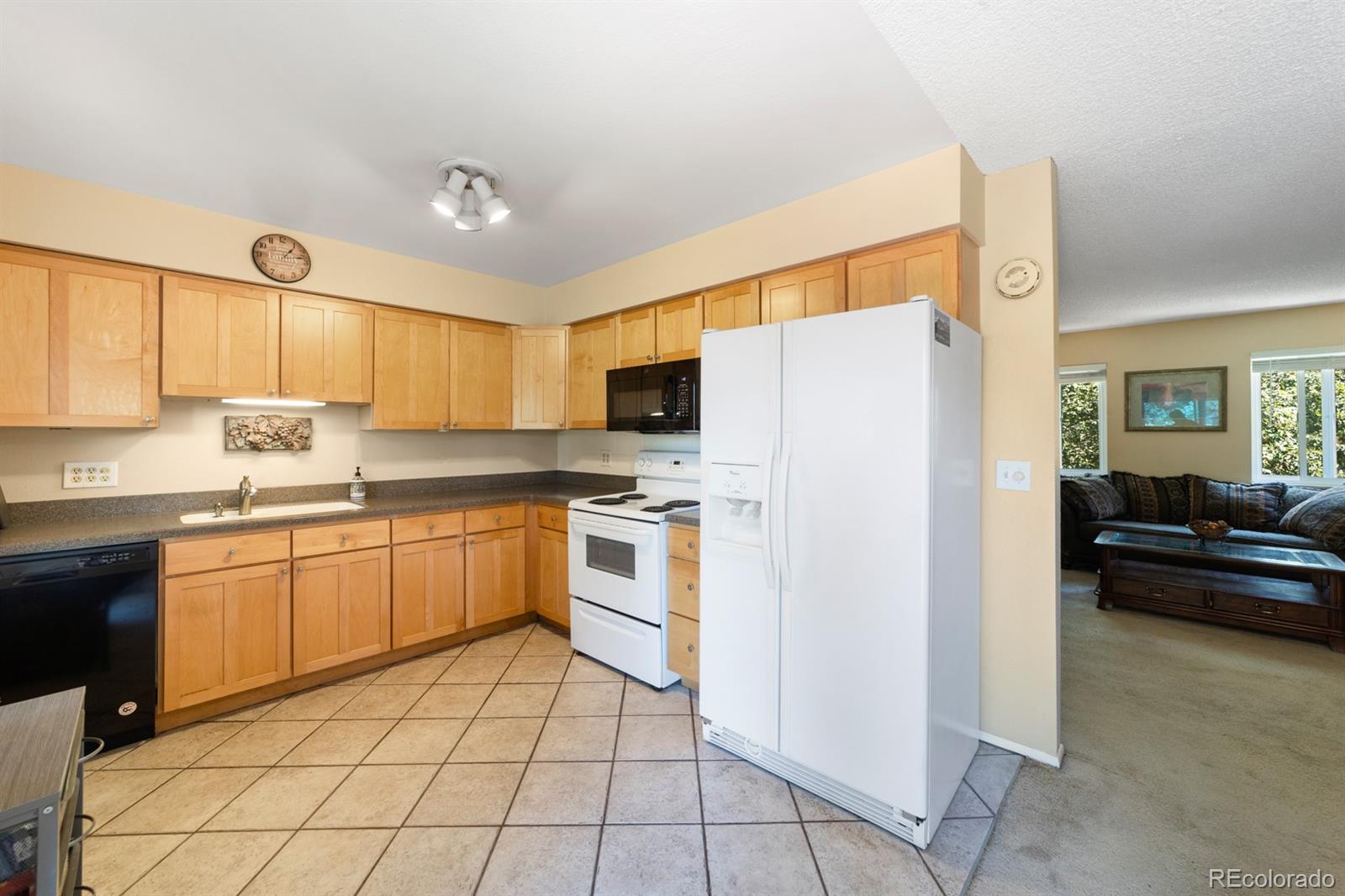 MLS Image #3 for 1553 s tucson street,aurora, Colorado