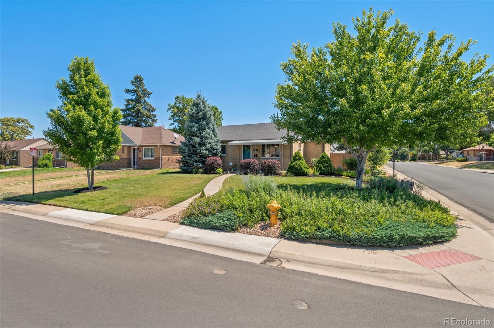 MLS Image #2 for 3000  newport street,denver, Colorado