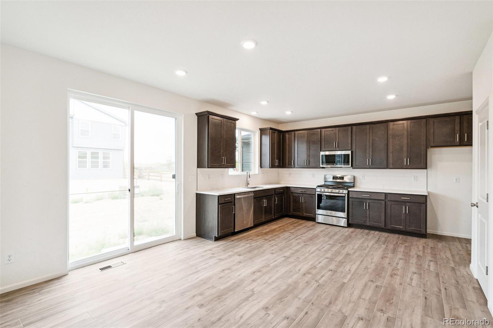 MLS Image #10 for 9340  bahama court,commerce city, Colorado