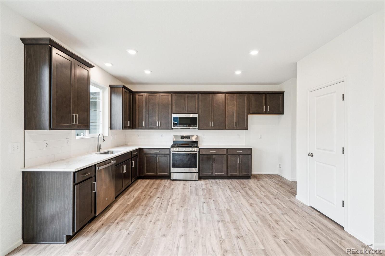 MLS Image #12 for 9340  bahama court,commerce city, Colorado