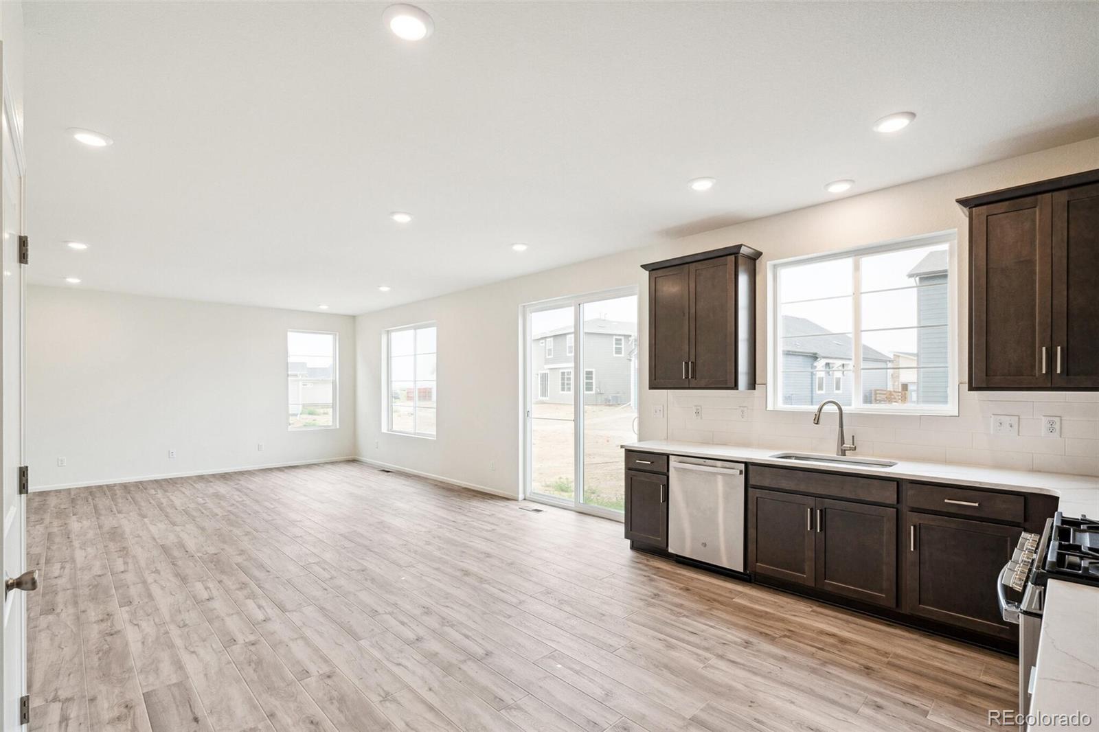 MLS Image #14 for 9340  bahama court,commerce city, Colorado