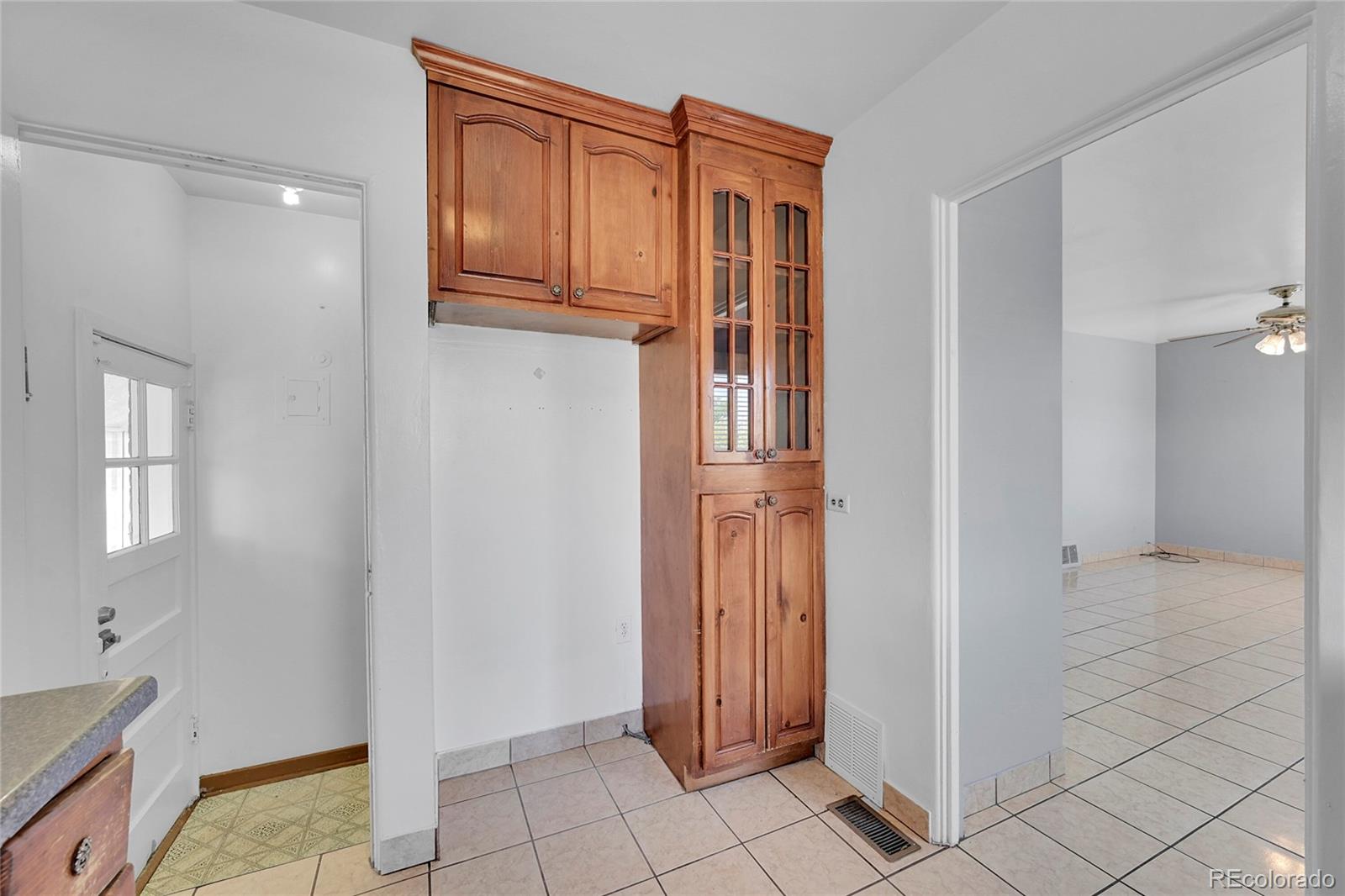 MLS Image #11 for 425 s dale court,denver, Colorado