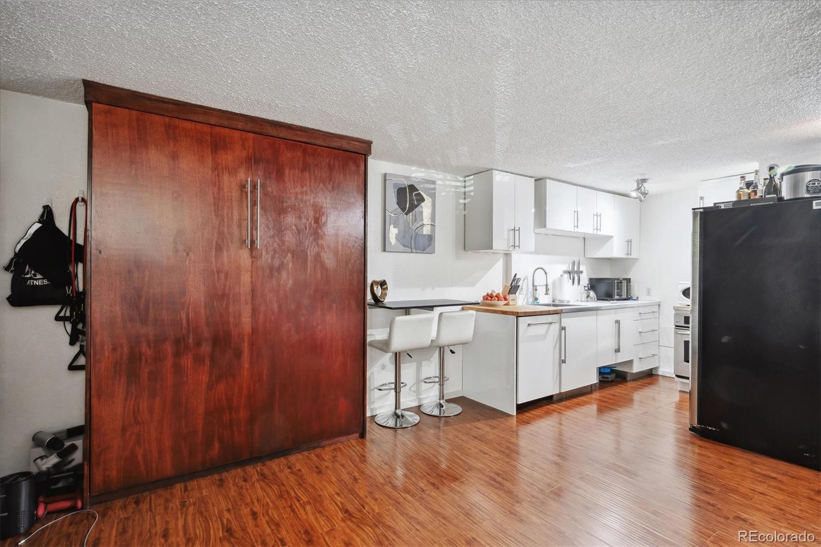 MLS Image #10 for 2500 s york street,denver, Colorado