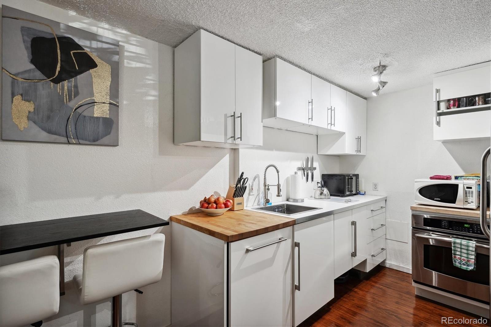 MLS Image #5 for 2500 s york street,denver, Colorado