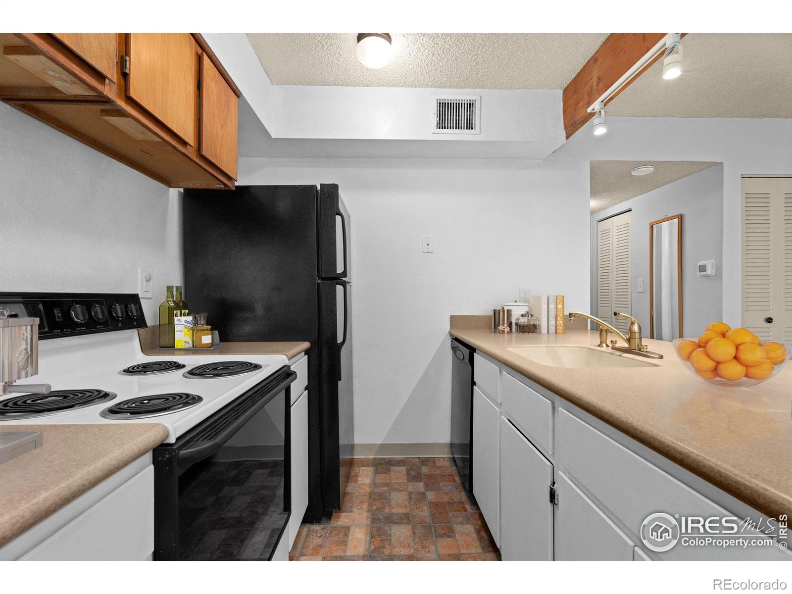 MLS Image #4 for 1705  heatheridge road,fort collins, Colorado