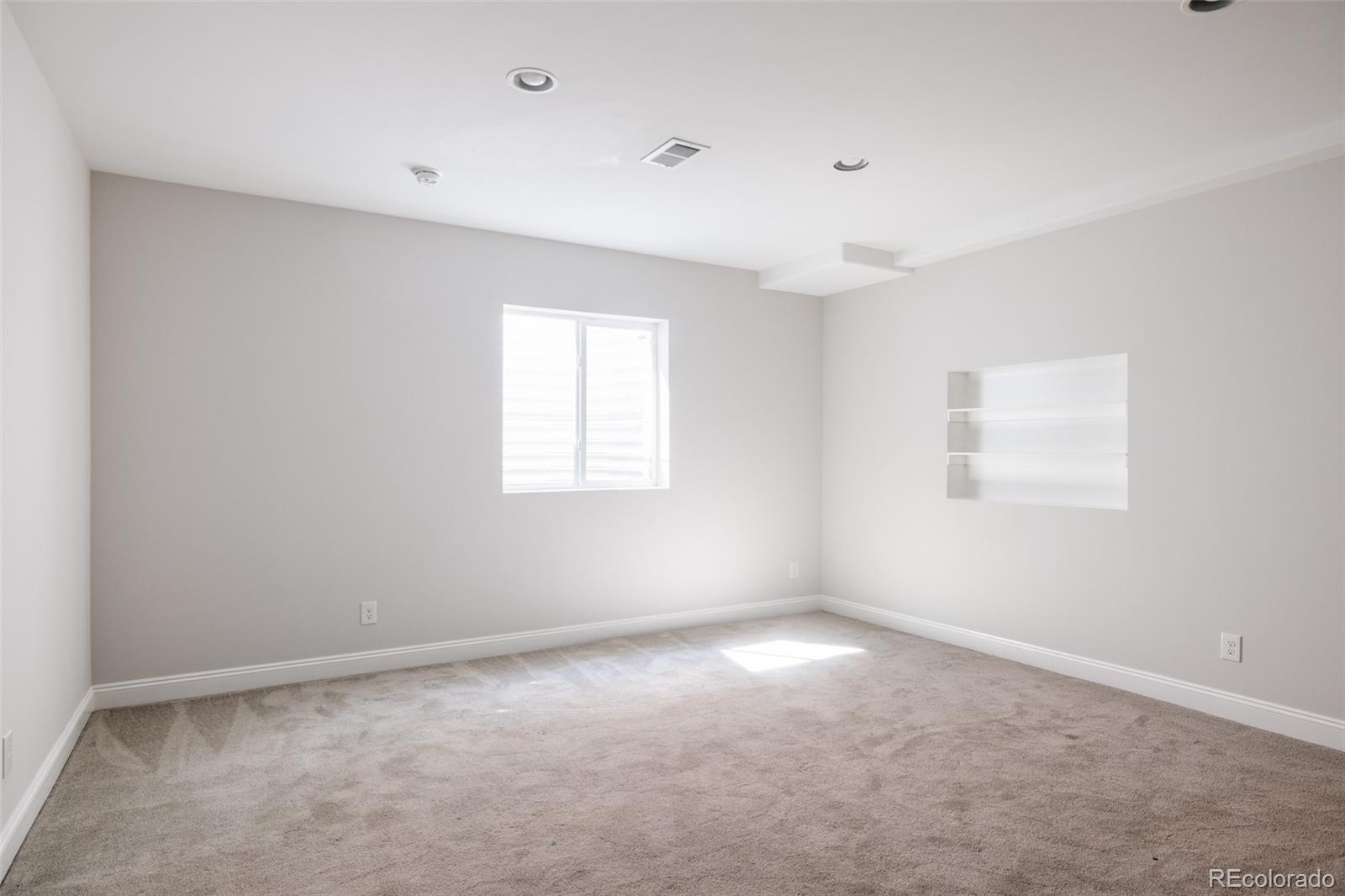 MLS Image #25 for 9468 e 52nd avenue,denver, Colorado