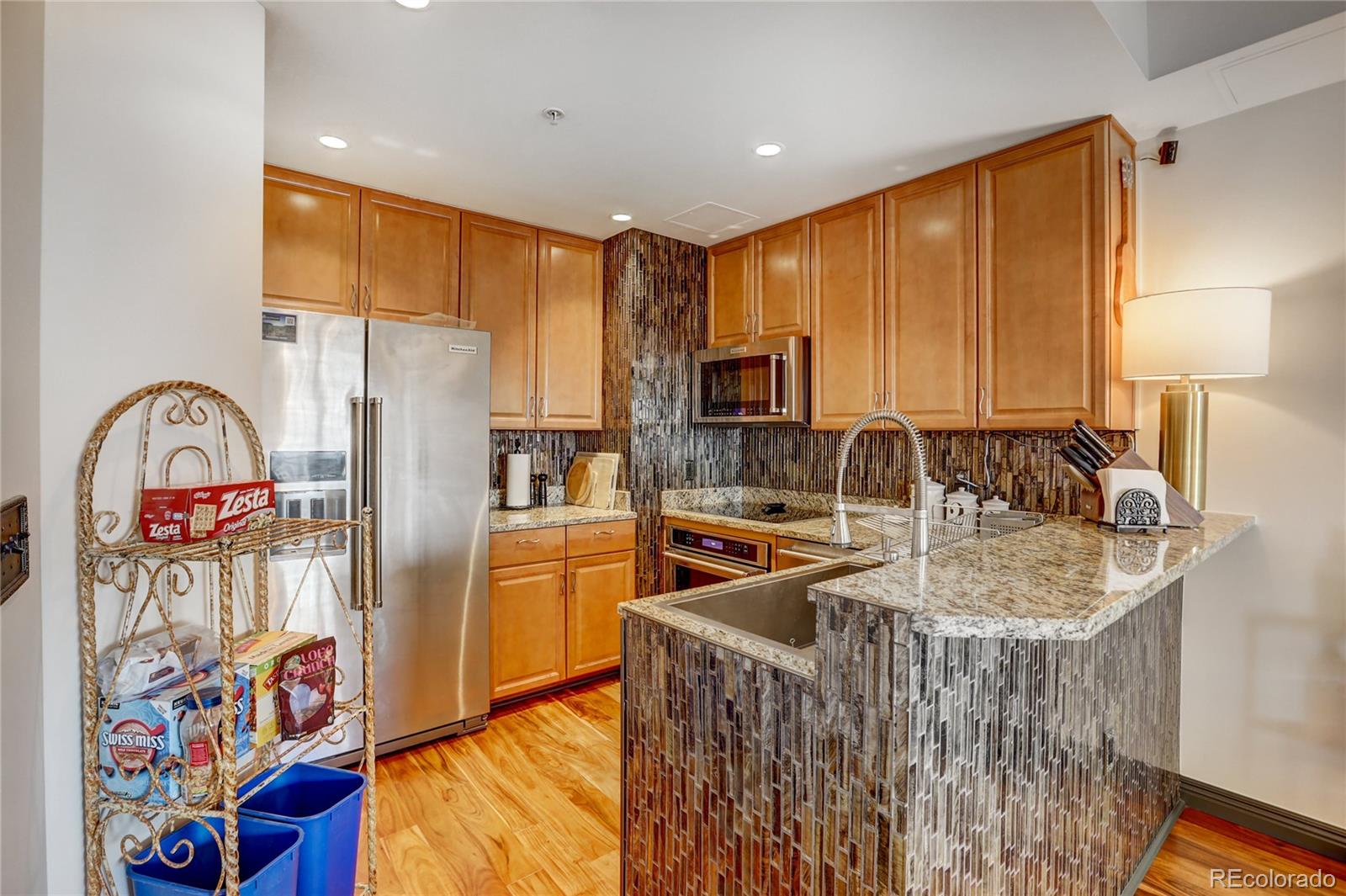 MLS Image #14 for 925 n lincoln street,denver, Colorado