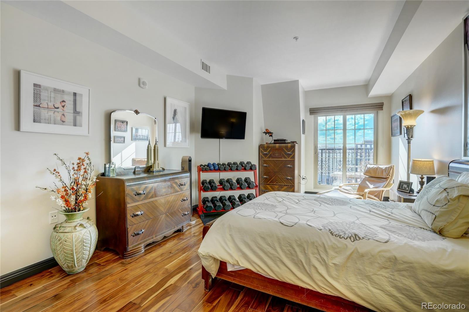 MLS Image #17 for 925 n lincoln street,denver, Colorado