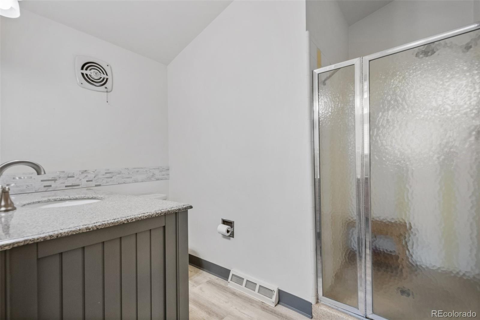 MLS Image #20 for 69 e 81st place,denver, Colorado