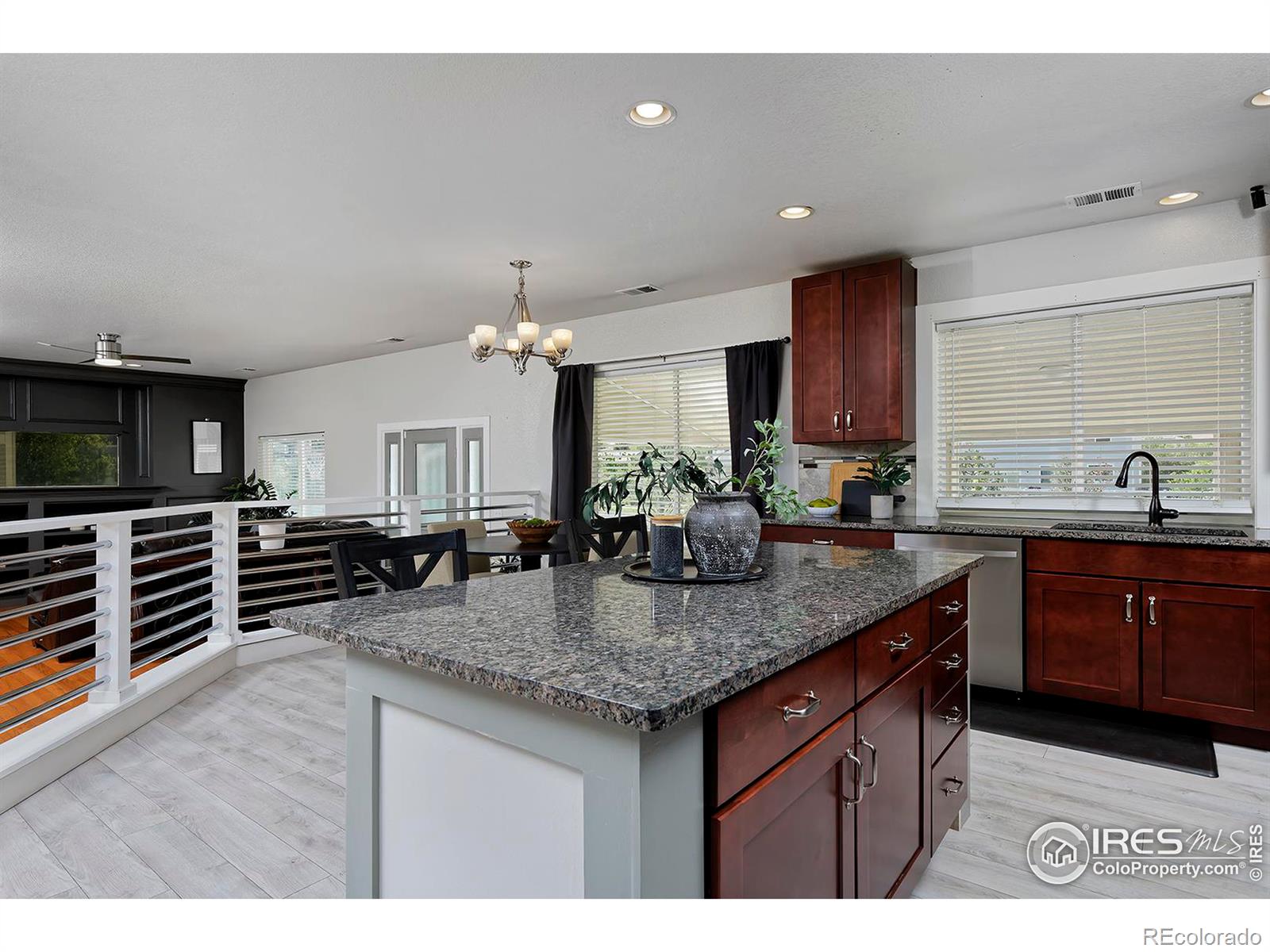 MLS Image #11 for 21366 e 49th place,denver, Colorado