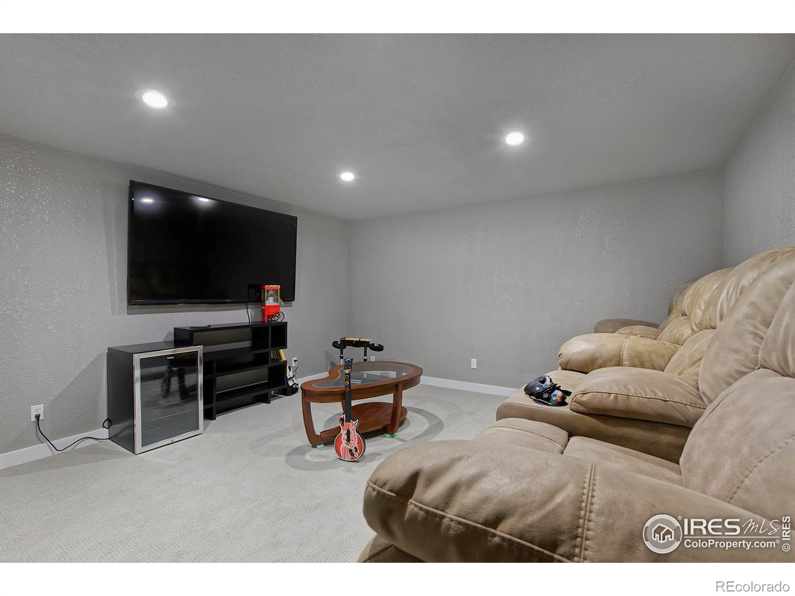 MLS Image #36 for 21366 e 49th place,denver, Colorado