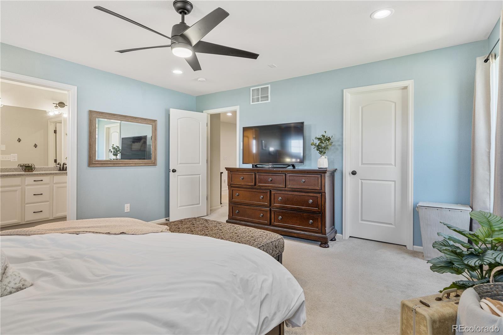 MLS Image #25 for 5169  clinton street,denver, Colorado