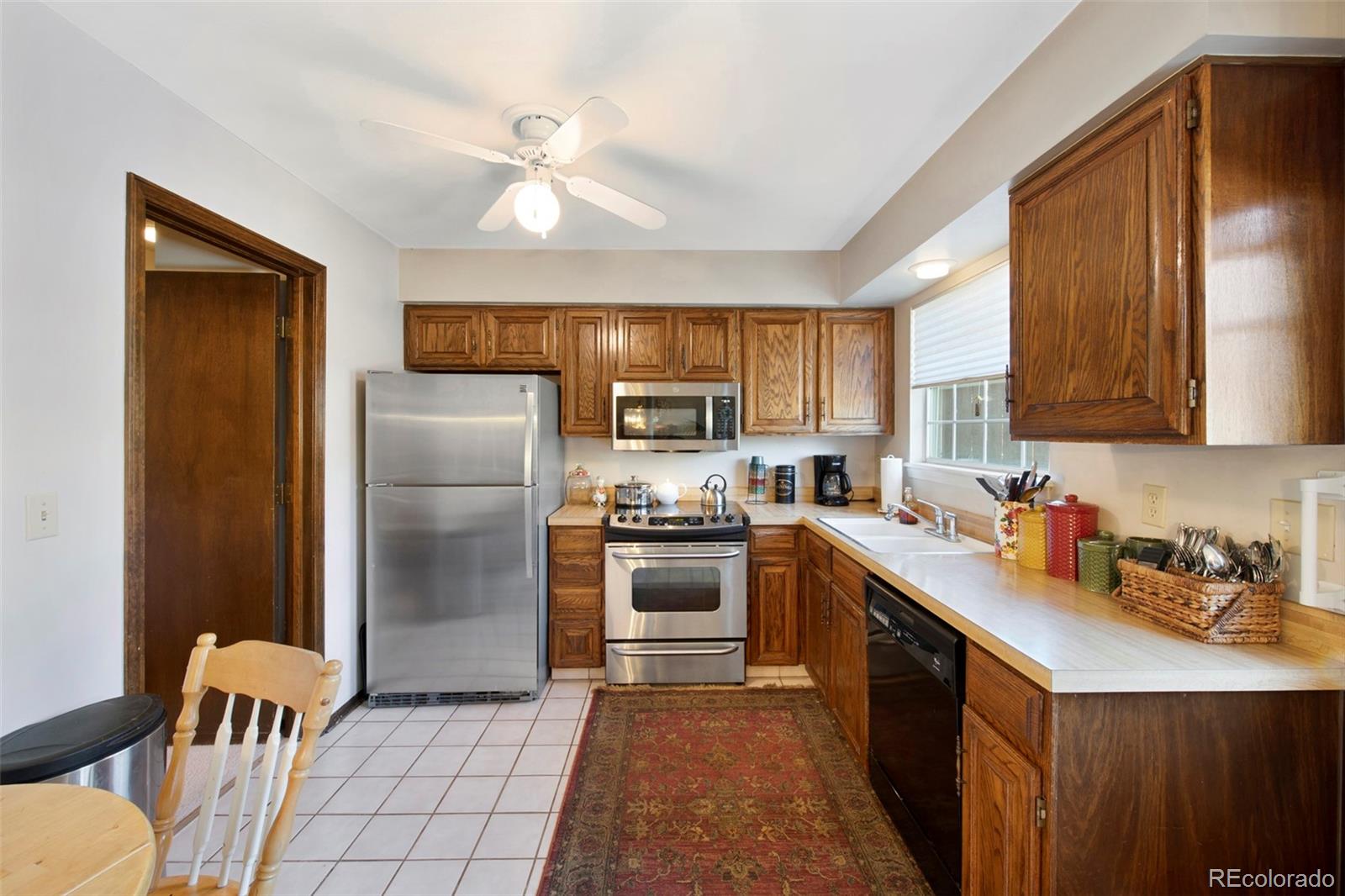 MLS Image #8 for 8632 e amherst drive,denver, Colorado