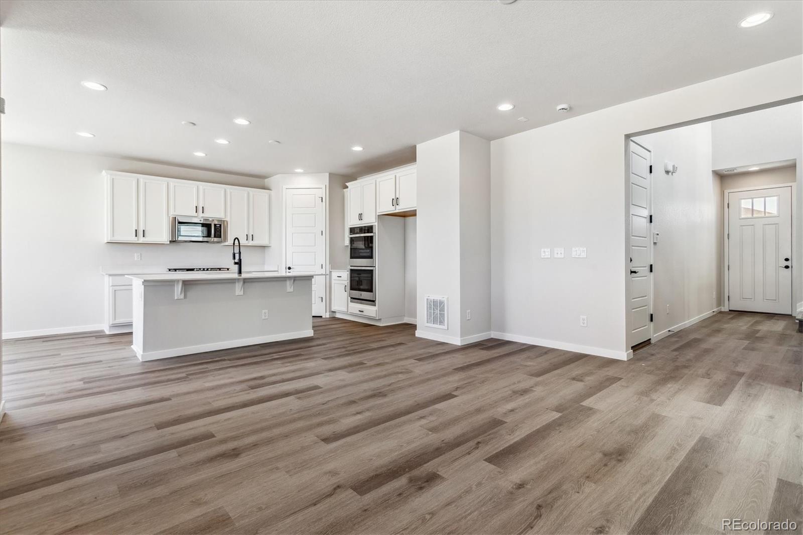 MLS Image #11 for 8394  cokedale drive,littleton, Colorado