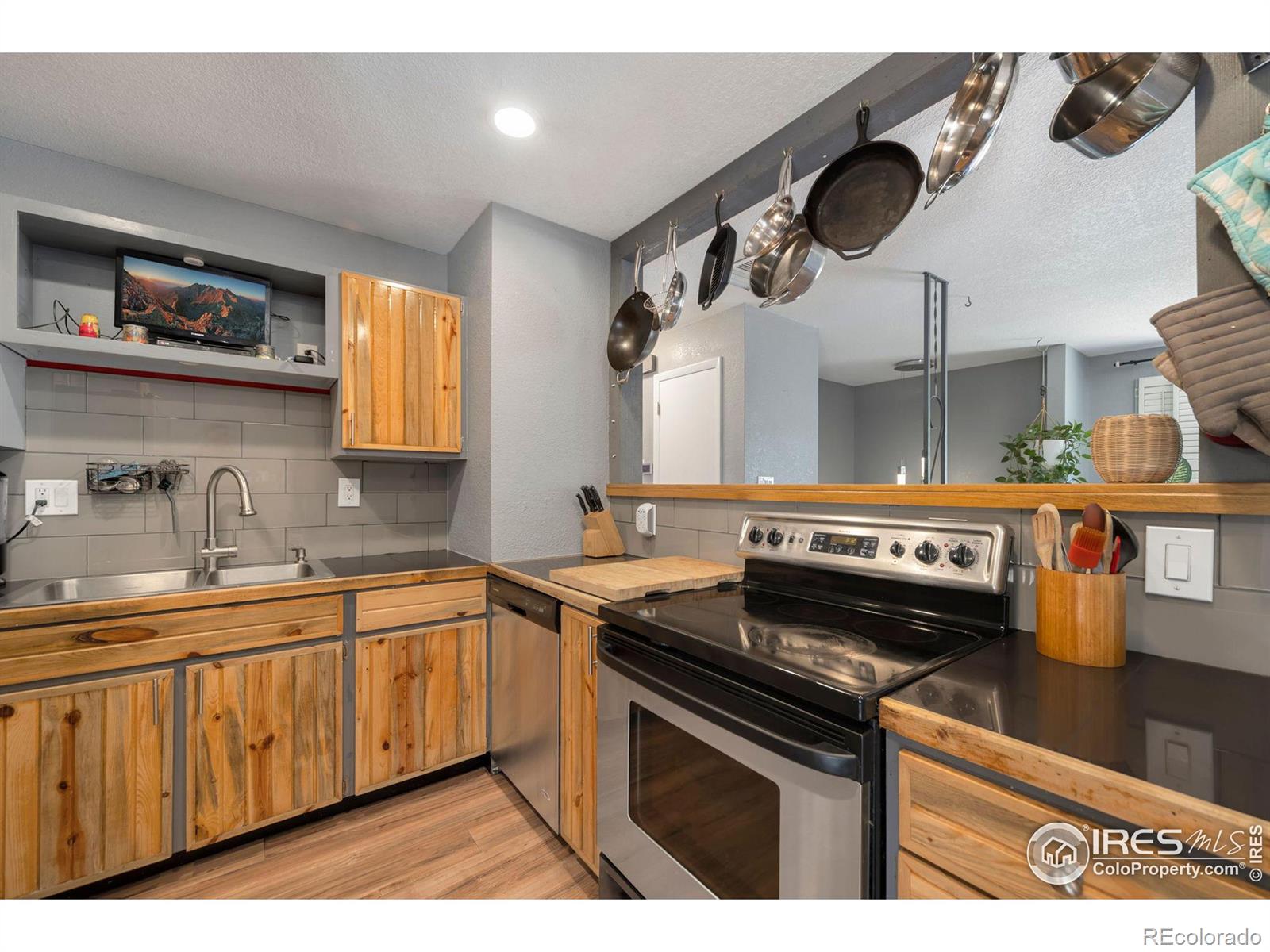 MLS Image #9 for 260  ley drive,la salle, Colorado