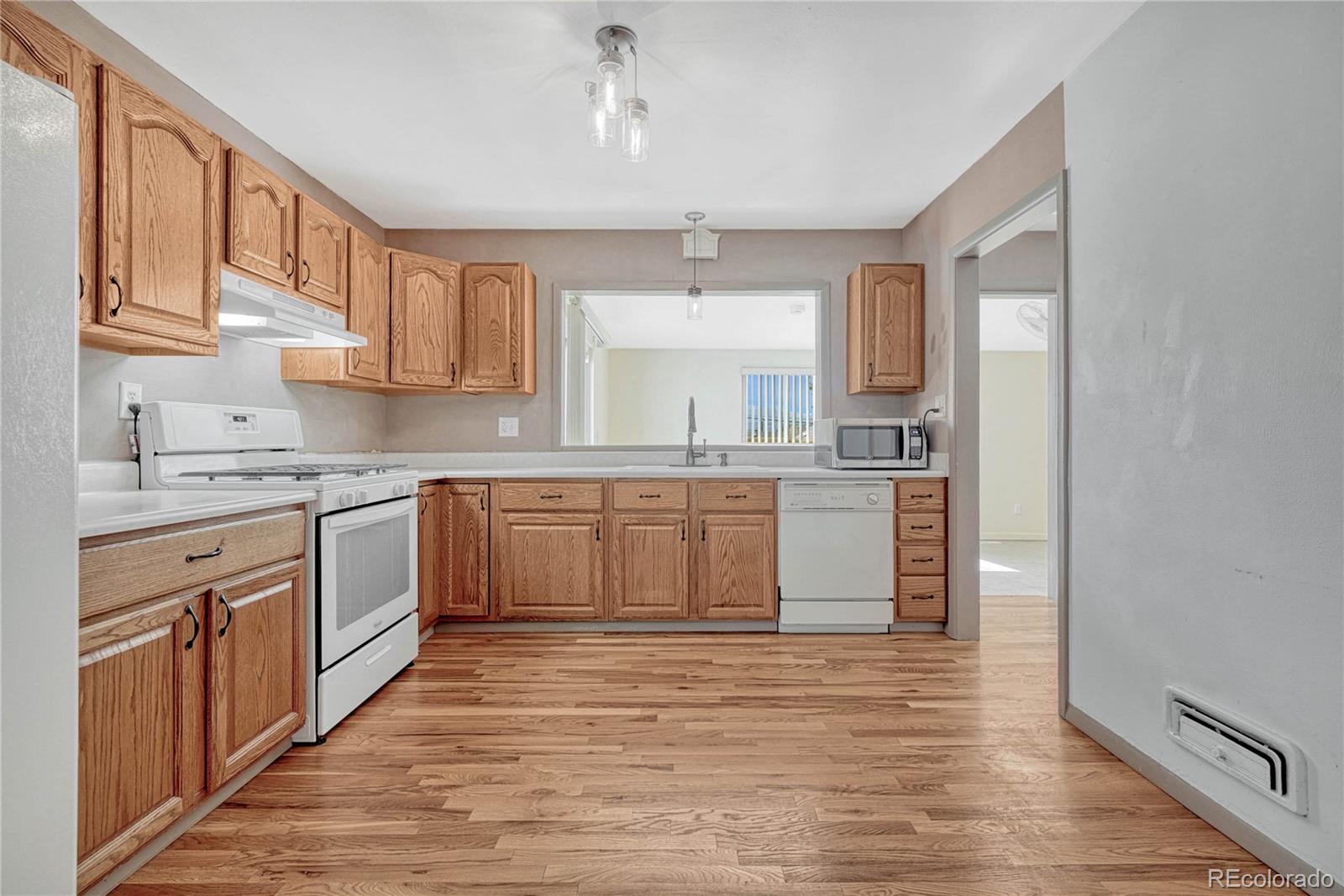 MLS Image #9 for 2310 n logan avenue,colorado springs, Colorado