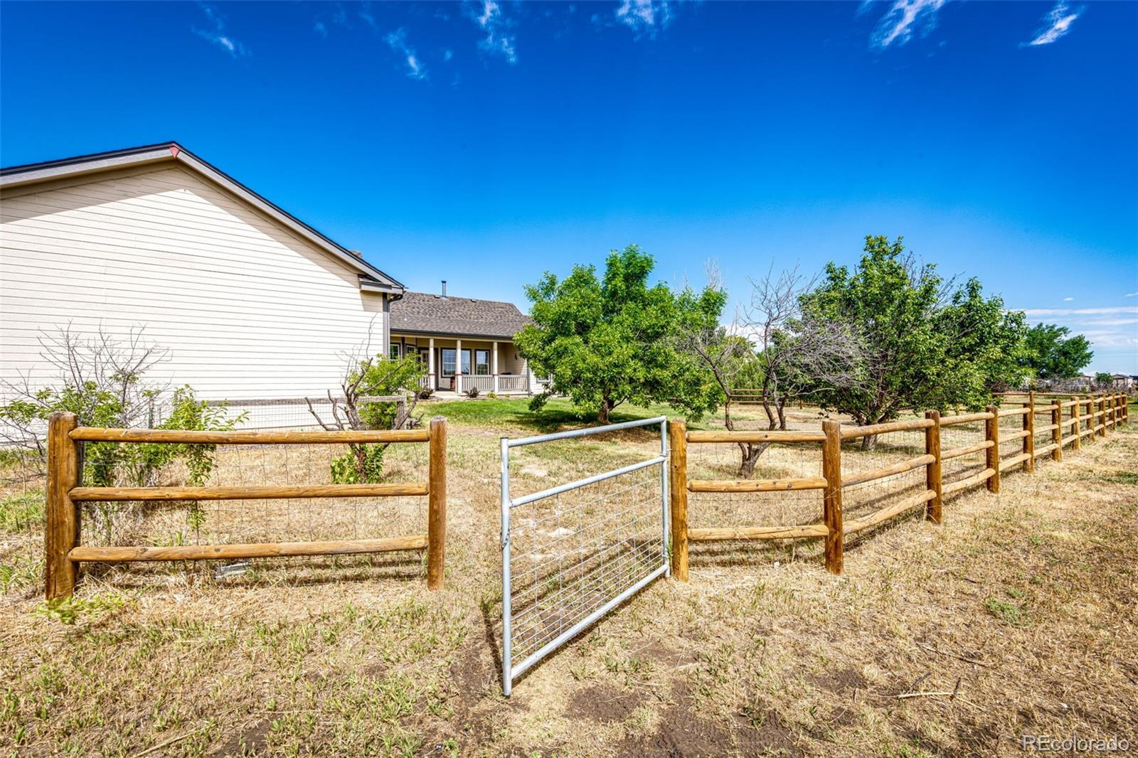 MLS Image #37 for 4256  defoe street,strasburg, Colorado