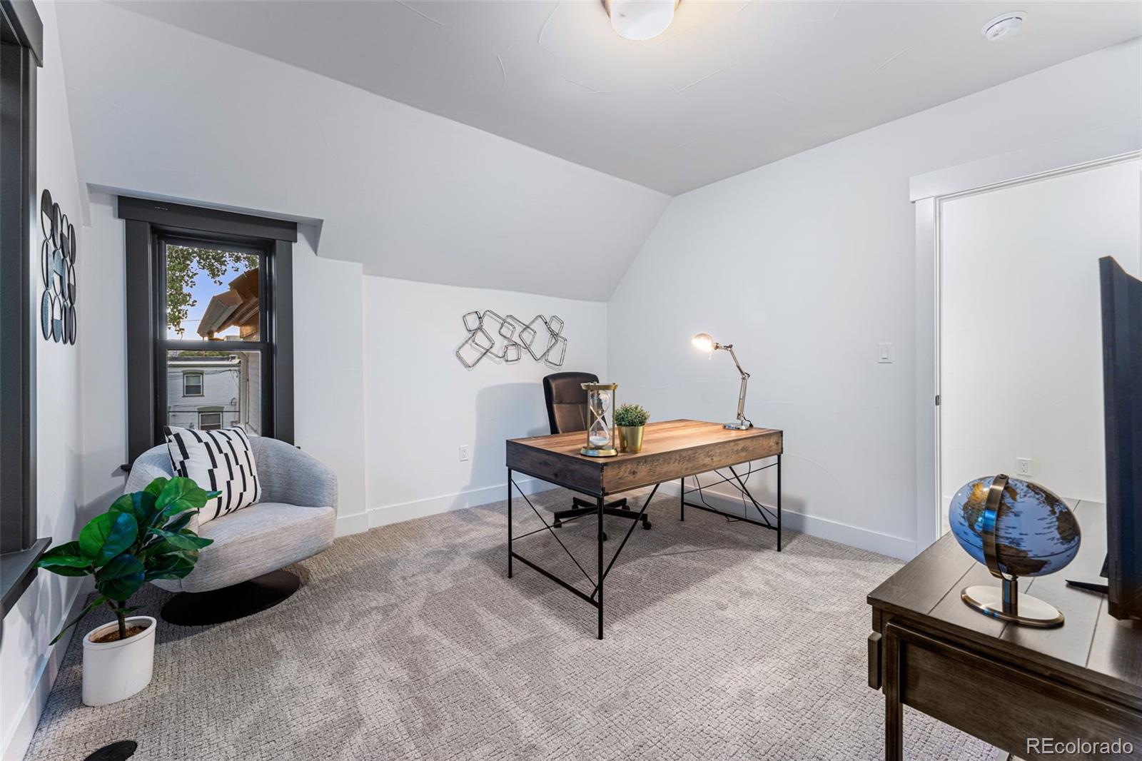 MLS Image #32 for 1251 n clarkson street,denver, Colorado