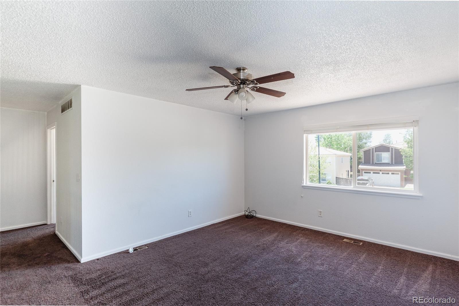 MLS Image #15 for 21541 e 40th avenue,denver, Colorado