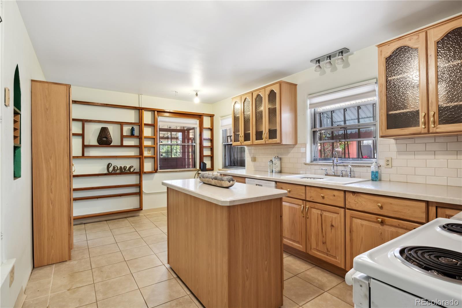 MLS Image #11 for 7400  broadview drive,denver, Colorado